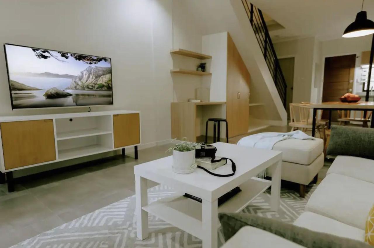 Two Bedroom Residential Home With Own Parking Angeles Εξωτερικό φωτογραφία