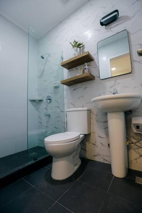 Two Bedroom Residential Home With Own Parking Angeles Εξωτερικό φωτογραφία