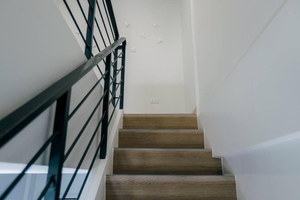 Two Bedroom Residential Home With Own Parking Angeles Εξωτερικό φωτογραφία