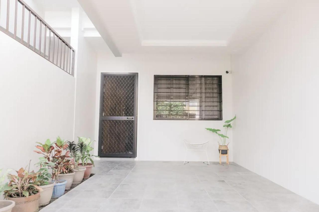 Two Bedroom Residential Home With Own Parking Angeles Εξωτερικό φωτογραφία